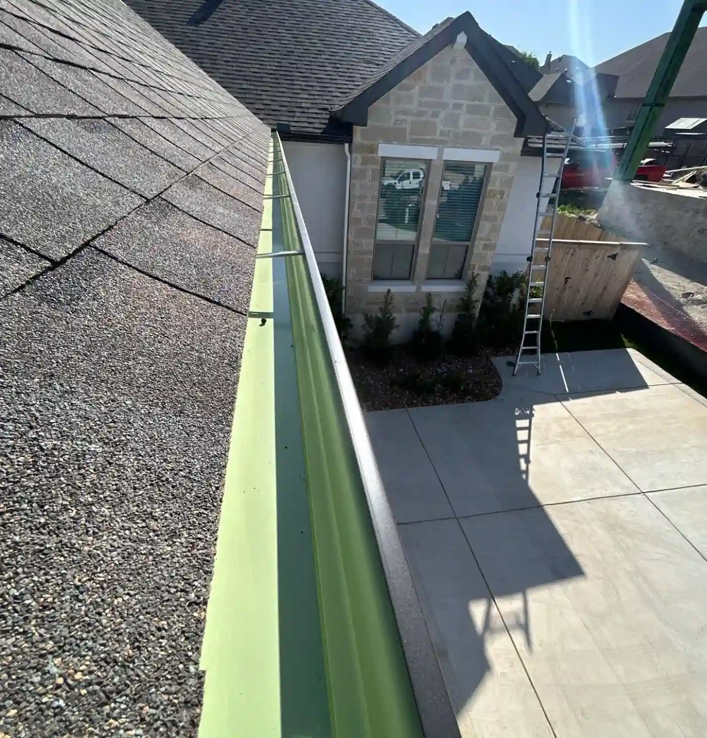 Seamless Gutter Installation6